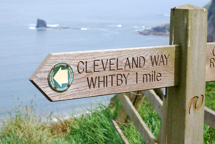 A footpath sign to Cleveland way