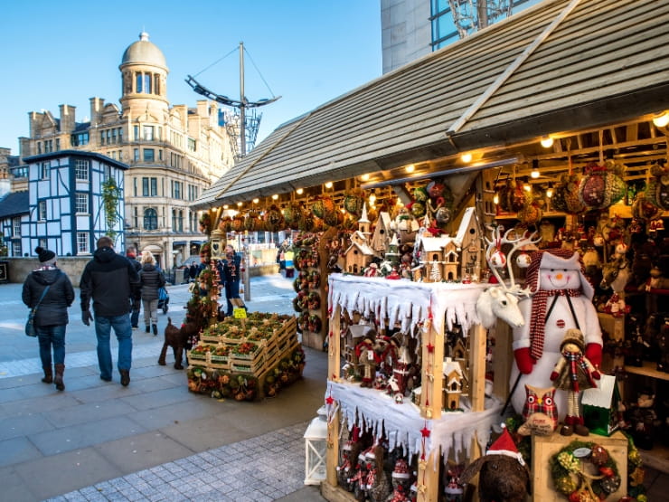 A market stall filled with Christmas decorations